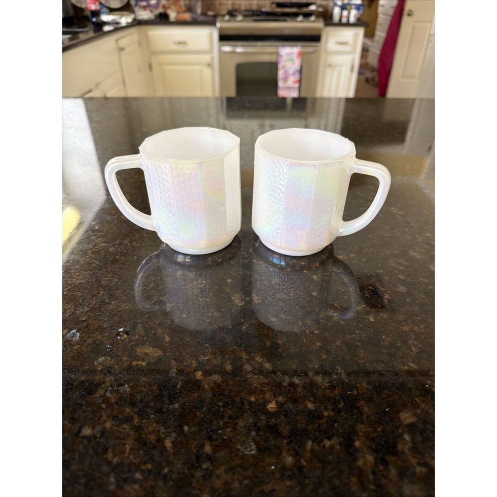 fire king iridescent Mugs Lot Of 2 Vintage Heat Proof Milk‎ Glass Coffee Tea
